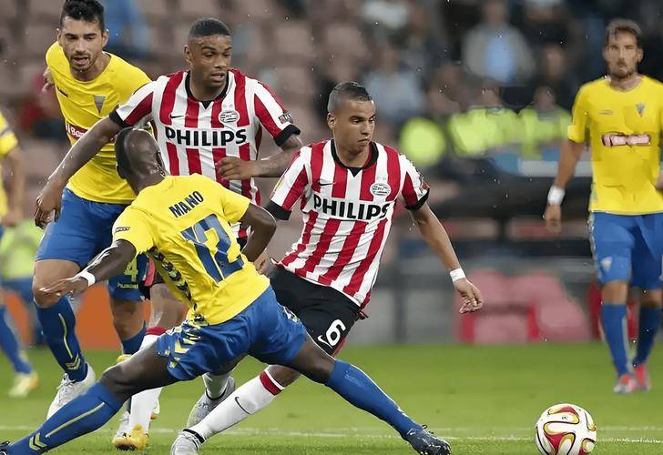 包含清晨葡超焦点战,广州队回应争议,气氛紧张,控场能力受关注的词条 包含清晨葡超焦点战,广州队回应争议,气氛紧张,控场能力受关注的词条