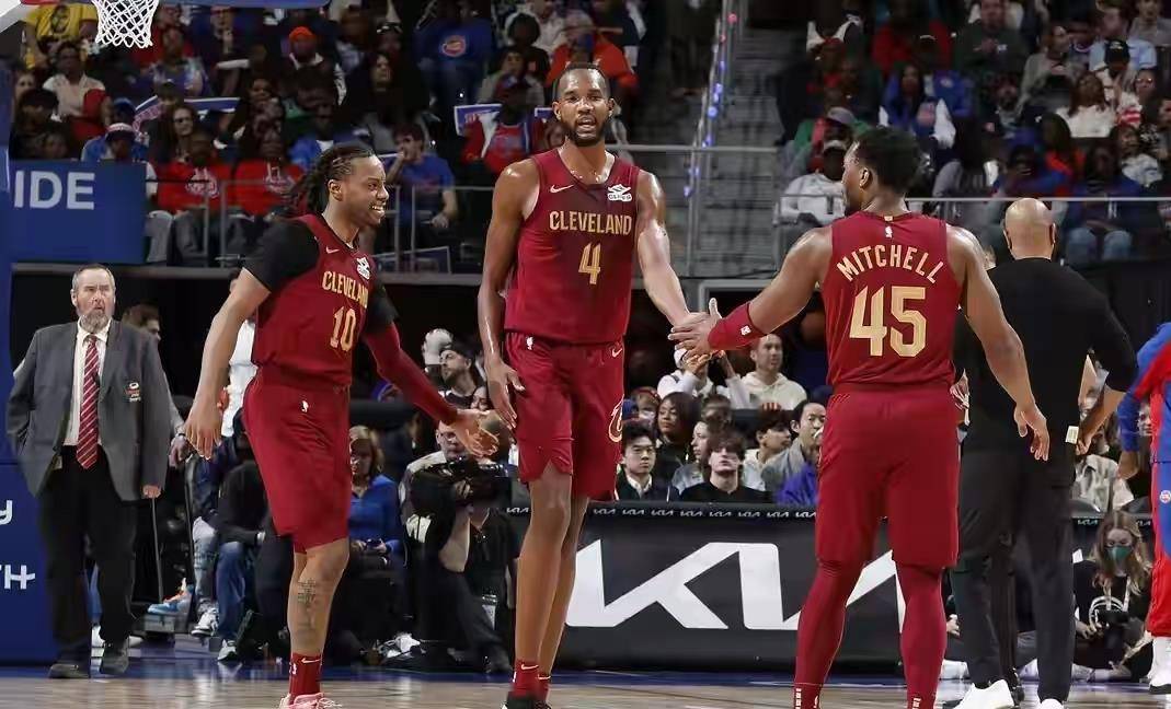 关于转折点！底特律活塞再遭质疑，CBA季后赛赛后攻防权衡，目标明确，阵容厚度经受考验的信息