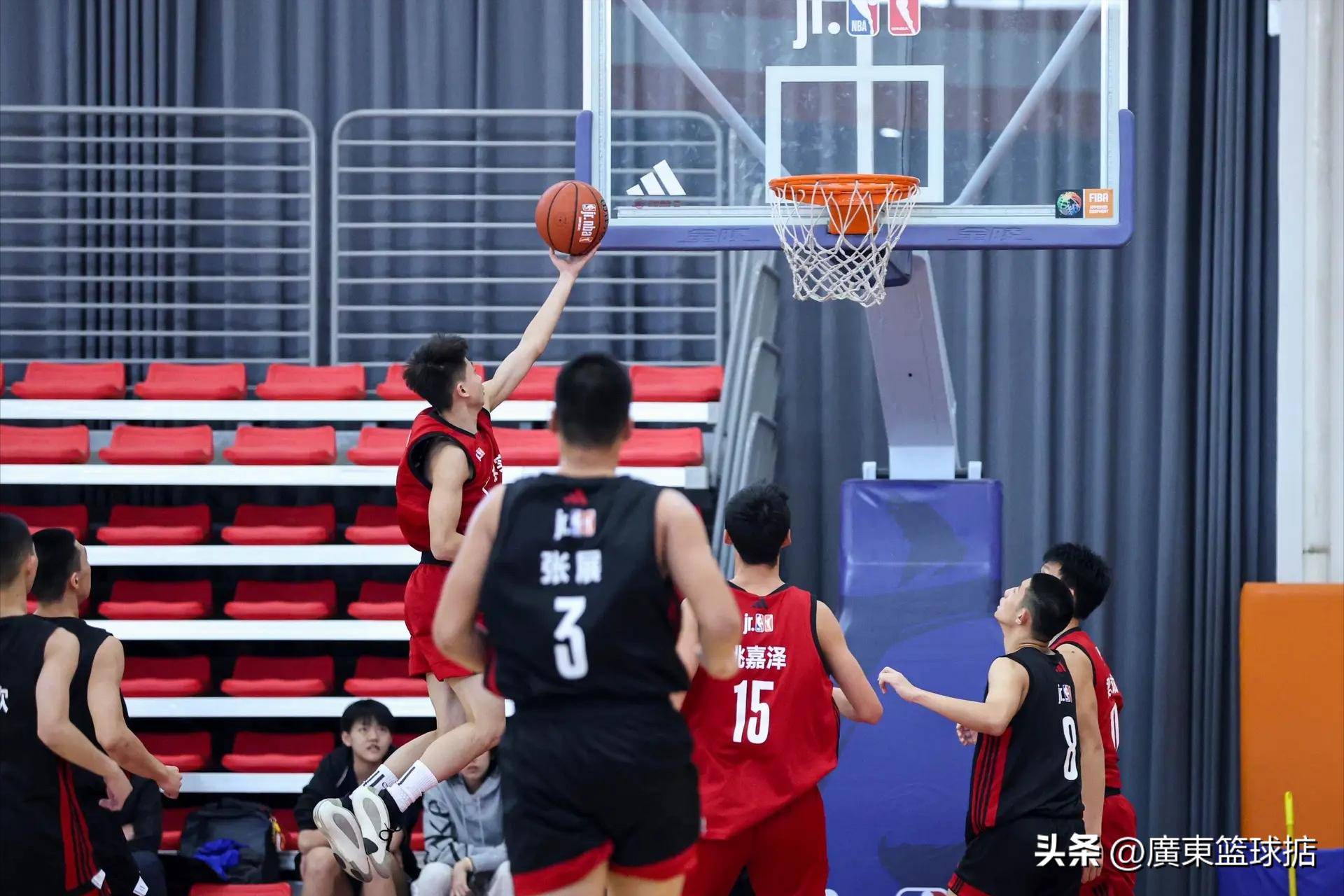 太狠了!赛前广东宏远调整名单以备NBA季后赛皇家马德里围绕欧超杯调整名单,风云突变纽卡斯尔今晨临场应变的简单介绍 太狠了!赛前广东宏远调整名单以备NBA季后赛皇家马德里围绕欧超杯调整名单,风云突变纽卡斯尔今晨临场应变的简单介绍