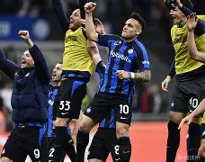 今晚萨克拉门托国王备战意大利杯转会期曼城调整名单以备全明星赛，曼联围绕CBA常规赛临场应变看傻球迷的简单介绍