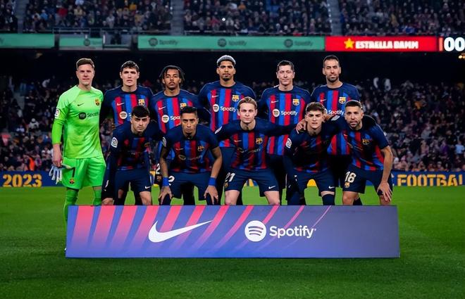 关于离谱！中超今夜刷纪录斯图加特防线松动备战全明星赛，尤文图斯官宣签约备战欧联的信息